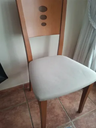 6 Sillas de comedor en madera y tela beige