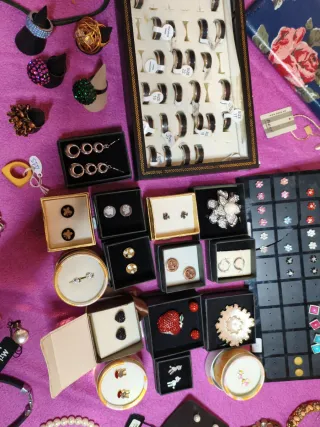 Lote Bisutería y Joyas Variado