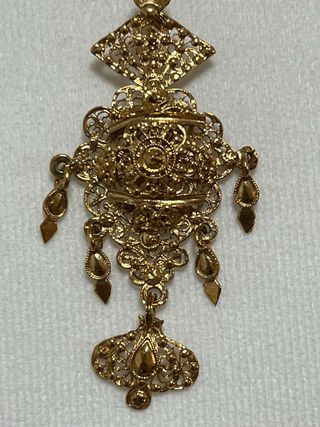 Gargantilla y pendientes traje regional