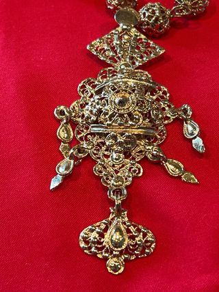 Gargantilla y pendientes traje regional