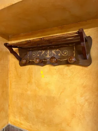 Perchero antiguo de madera