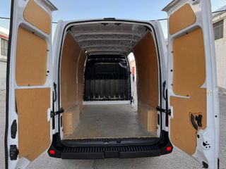 Nissan Interstar 2024