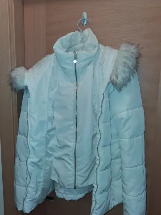 Chaqueta Salsa Blanca con Capucha