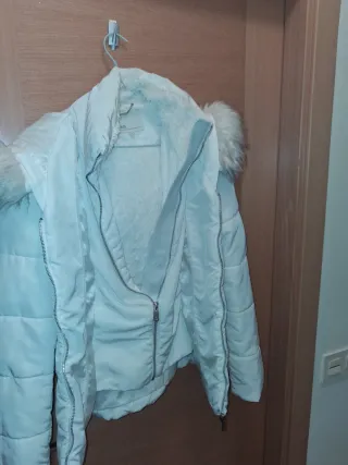 Chaqueta Salsa Blanca con Capucha