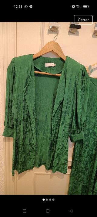 Traje verde boda marca Cardie