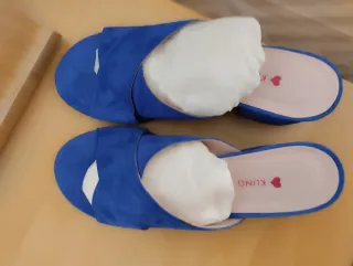Sandalias Kling Piel Azul Mujer.etiquetas