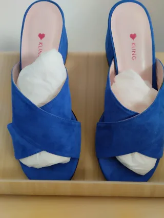 Sandalias Kling Piel Azul Mujer.etiquetas