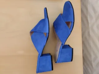 Sandalias Kling Piel Azul Mujer.etiquetas