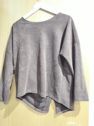 Conjunto marrón y blanco