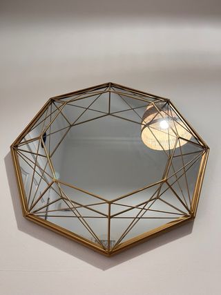 Espejo y balda decorativa