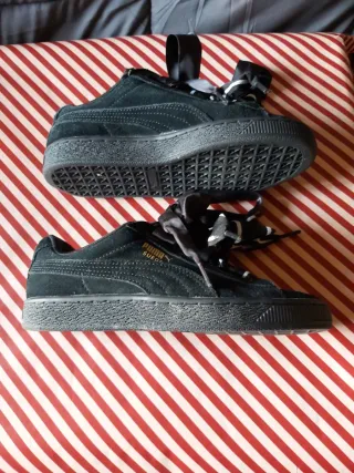 Zapatillas Puma Negras con Lazos