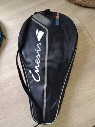 Raqueta de pádel con 2 fundas