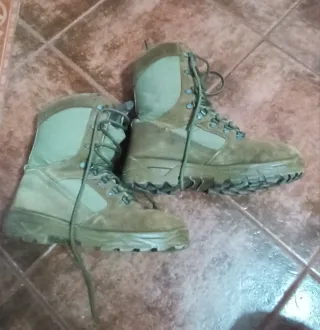 Botas militares verdes