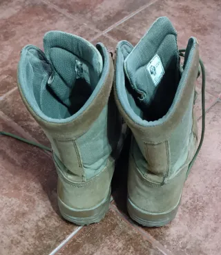 Botas militares verdes
