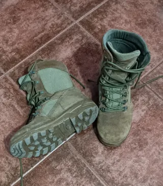 Botas militares verdes