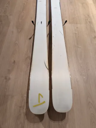 Esquís all mountain