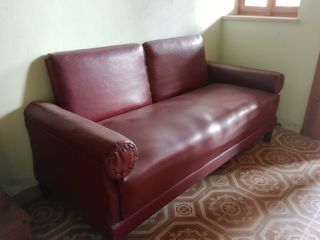 Divano vintage in pelle rossa
