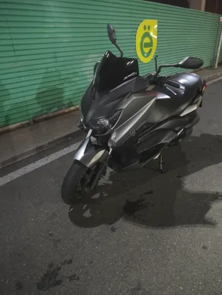 Yamaha XMAX 250 Negra/Gris