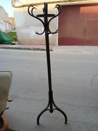 Perchero antiguo de madera