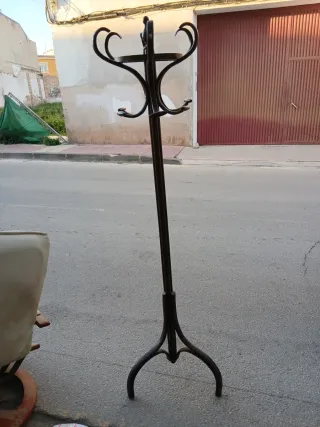 Perchero antiguo de madera