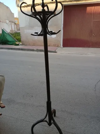 Perchero antiguo de madera