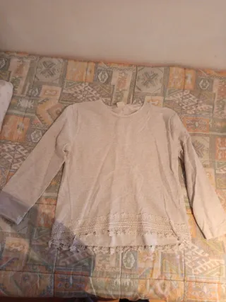 Camiseta mujer negra y multicolor  20 evro todo