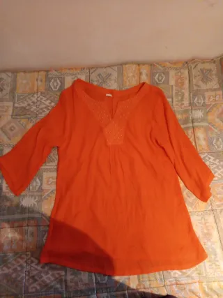 Camiseta mujer negra y multicolor  20 evro todo