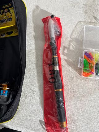 Kit pesca caña carrete señuelos