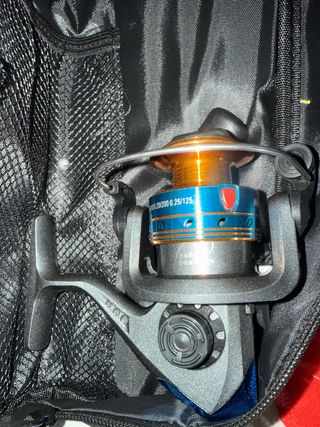 Kit pesca caña carrete señuelos