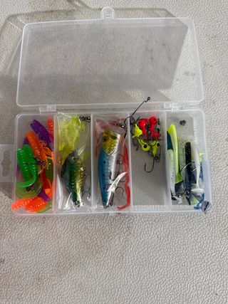 Kit pesca caña carrete señuelos