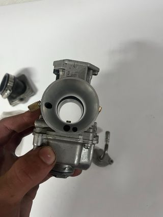 Pack Carburador Polini 28 con admisión Malossi