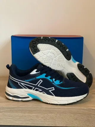 Zapatillas hombre. Número 44