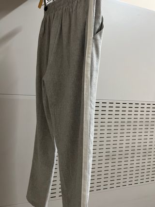 Pantalón gris