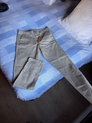 Pantalones chinos Álvaro Moreno beige