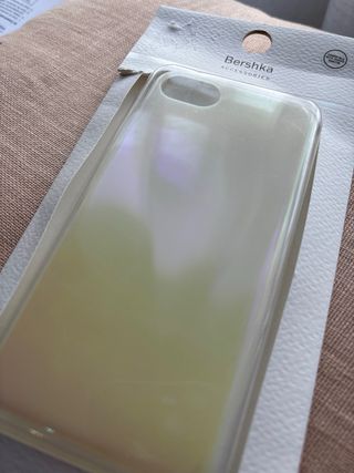 Funda iPhone 6/6S/7/8 BERSHKA