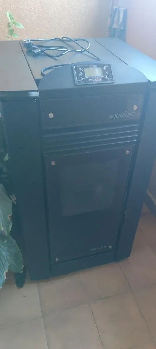 Caldera Aqualuxo Negra de pele seminueva