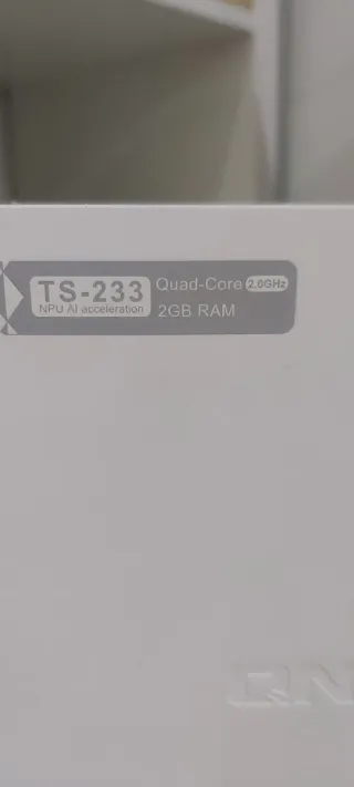 QNAP TS-233