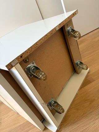 Mesilla Ikea MALM Blanca con ruedas