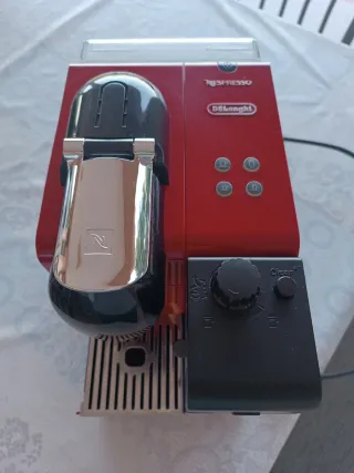 Cafetera Nespresso Lattissima