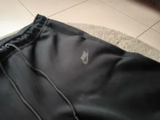 Pantalón Nike Tech Negro
