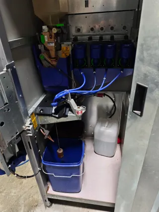 Maquina vending ,cafe . Opera. Necta