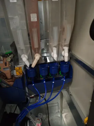 Maquina vending ,cafe . Opera. Necta