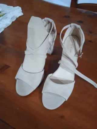 Sandali beige e rosa