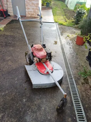 Desbrozadora Honda UM536 con ruedas