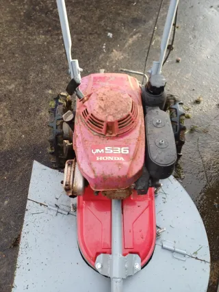 Desbrozadora Honda UM536 con ruedas