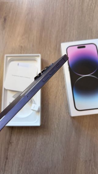 iPhone 14 Pro Max Morado Oscuro