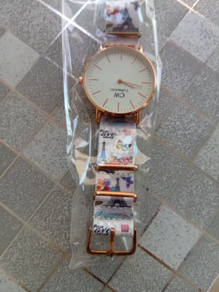 Reloj CW Collection Dorado y Multicolor