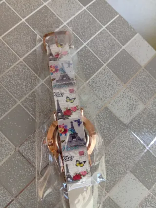 Reloj CW Collection Dorado y Multicolor