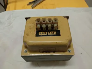 Autotransformador 2000 VA 125/220V