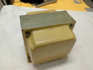 Autotransformador 2000 VA 125/220V